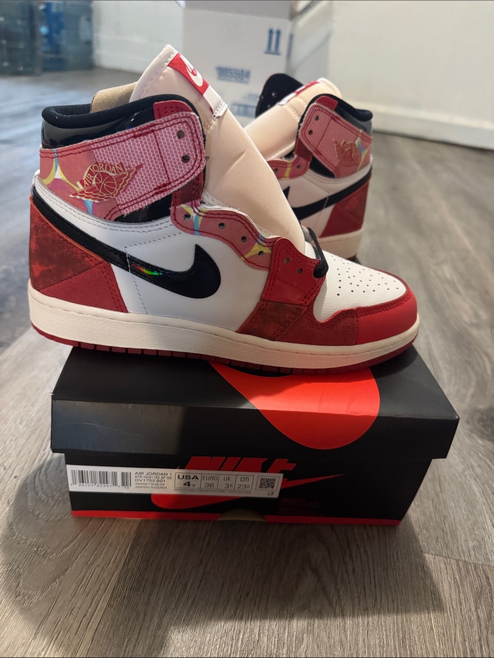 Air jordan 1 retro high OG ‘next chapter’ spider-man (GS) size 4Y